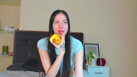 Adriana online show from March 18, 2026, 6:16 am