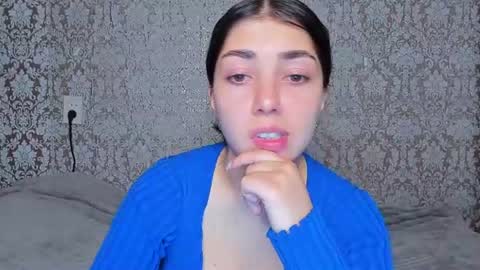 Snapshot of adrianakuiper chatting on July 10, 2026, 6:43 pm Adriana online show from July 10, 2026, 6:43 pm
