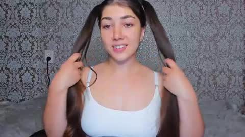 Snapshot of adrianakuiper chatting on July 12, 2026, 8:22 pm Adriana online show from July 12, 2026, 8:22 pm