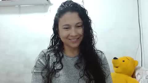 Snapshot of adrianatellez chatting on October 11, 2025, 2:04 pm Adriana Tellez online show from October 11, 2025, 2:04 pm
