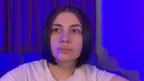 AdrianaTores online show from May 8, 2026, 7:03 am