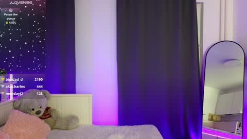 adrianawow1 online show from February 26, 2025, 12:27 am