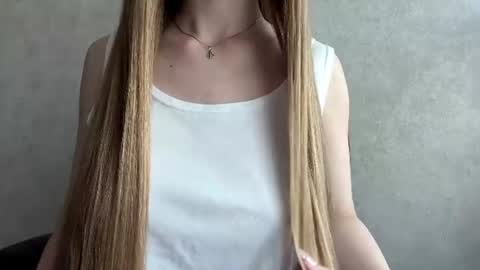 Snapshot of adriannemuldowney chatting on June 26, 2026, 4:22 pm Caroline online show from June 26, 2026, 4:22 pm
