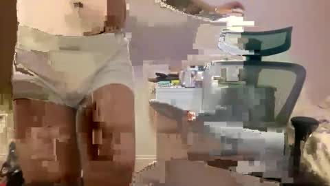 adriano guapo online show from December 1, 2025, 10:09 am