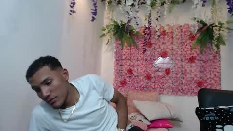 Snapshot of adriel_and_risitos_ chatting on September 20, 2025, 5:30 am adriel_and_risitos_ online show from September 20, 2025, 5:30 am