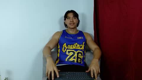 adriel_escalante online show from October 3, 2025, 1:46 am
