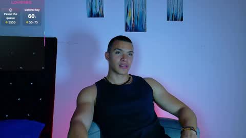 adriel_escalante online show from April 27, 2026, 4:21 am
