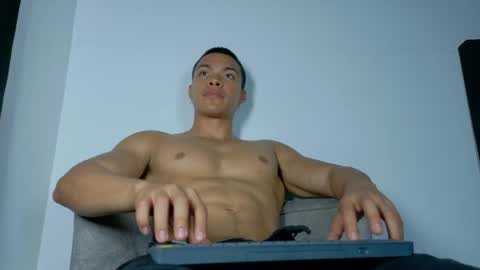 adriel_escalante online show from May 12, 2026, 5:26 am