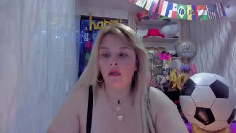 adriiana_fox_ online show from June 16, 2026, 11:07 pm