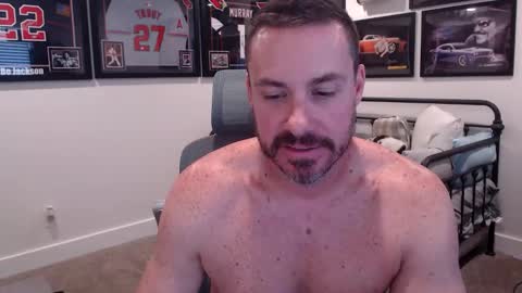 adventrs_fun online show from April 21, 2026, 8:01 pm