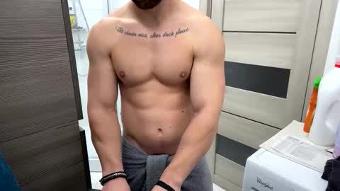 Snapshot of advp69 chatting on October 23, 2025, 12:15 pm Mrrfitt online show from October 23, 2025, 12:15 pm