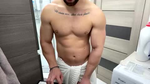 Snapshot of advp69 chatting on December 5, 2025, 8:12 am Mrrfitt online show from December 5, 2025, 8:12 am