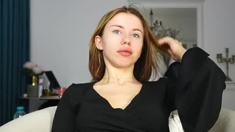 Snapshot of aelia_anara chatting on October 2, 2025, 4:19 am Aelia online show from October 2, 2025, 4:19 am