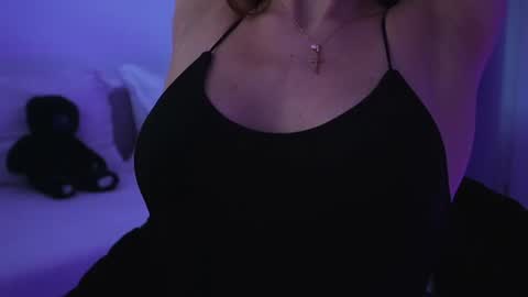 Aelia online show from June 14, 2026, 4:03 am