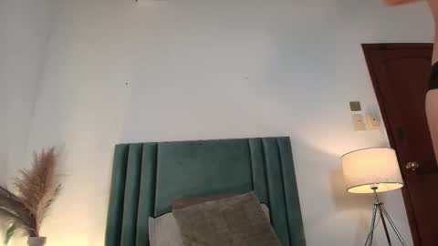 Snapshot of aelinduvalier chatting on September 16, 2025, 6:20 pm aelinduvalier online show from September 16, 2025, 6:20 pm