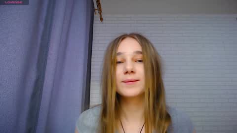afeliya_shy online show from February 6, 2025, 10:48 am