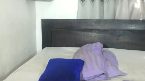 Mia  Friends online show from March 28, 2026, 10:59 am