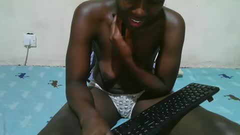 Snapshot of african_pussy2 chatting on March 7, 2025, 8:11 pm african_pussy2 online show from March 7, 2025, 8:11 pm