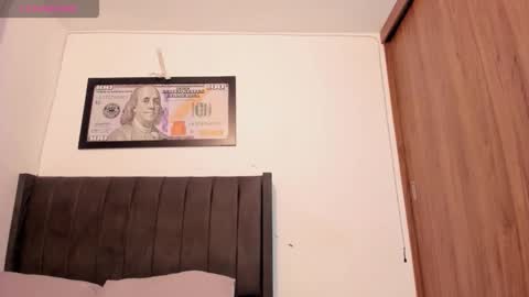 sofia online show from November 24, 2025, 11:21 am