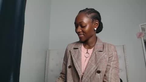 Snapshot of africanpetitequeen chatting on September 25, 2025, 11:14 am CIARA online show from September 25, 2025, 11:14 am