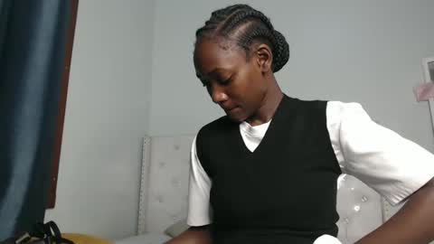 Snapshot of africanpetitequeen chatting on September 27, 2025, 8:03 pm CIARA online show from September 27, 2025, 8:03 pm