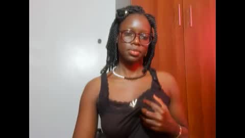 Leah online show from January 15, 2025, 11:10 am