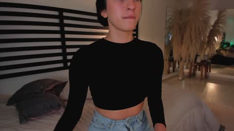 Emma online show from December 4, 2024, 11:35 pm