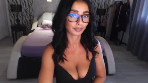 Snapshot of afrodityfit chatting on September 16, 2025, 1:34 pm Afro online show from September 16, 2025, 1:34 pm