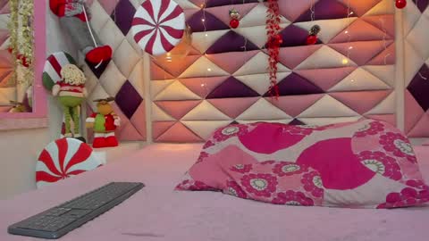 Ana online show from December 7, 2024, 2:57 pm