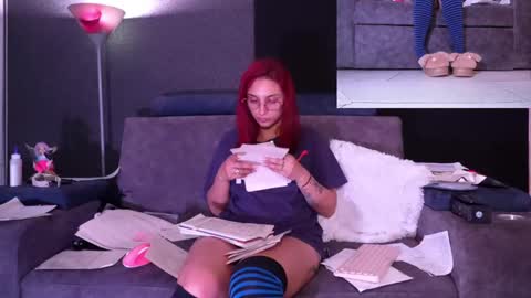 Agata Collinss online show from September 22, 2025, 3:52 am