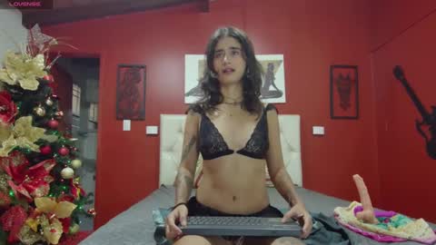 agata  online show from December 10, 2024, 12:49 pm