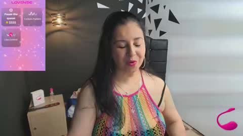 A G A T A T H O M P S O N online show from September 22, 2025, 6:43 pm