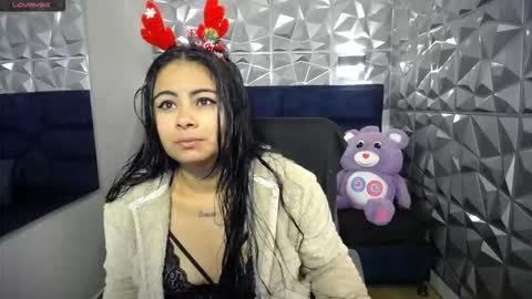 Snapshot of agatha15_ chatting on December 15, 2025, 12:09 pm Agatha online show from December 15, 2025, 12:09 pm