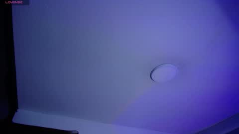 Agatha Bellucci  online show from November 7, 2025, 12:05 pm