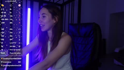 Agelina Lilly Laura online show from January 1, 2025, 10:46 pm