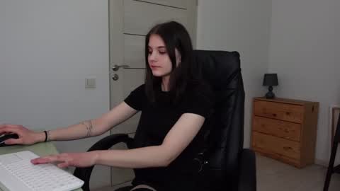 Agelina Lilly Laura online show from January 5, 2025, 9:14 pm