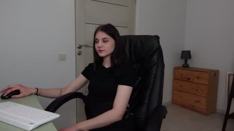 Agelina Lilly Laura online show from January 6, 2025, 12:16 am