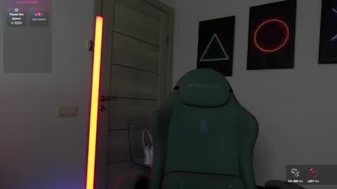 Agelina Lilly Laura online show from September 9, 2025, 2:05 pm