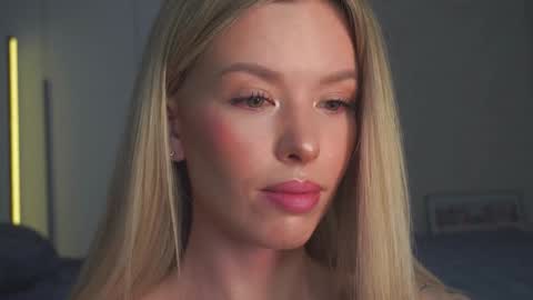 Snapshot of agent_blonde chatting on February 28, 2026, 1:17 am May online show from February 28, 2026, 1:17 am