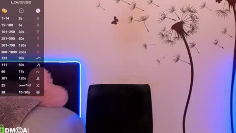 Polly online show from November 26, 2025, 3:35 pm