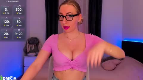 Polly online show from March 22, 2026, 1:36 pm