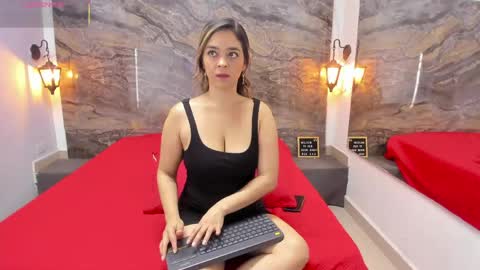 agnes_02 online show from May 22, 2026, 11:38 am