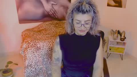Snapshot of agnes_blackmore chatting on January 12, 2025, 3:28 am Lily online show from January 12, 2025, 3:28 am