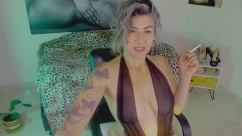 Snapshot of agnes_blackmore chatting on January 13, 2025, 2:07 am Lily online show from January 13, 2025, 2:07 am