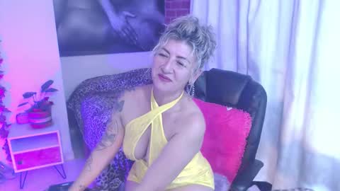 Snapshot of agnes_blackmore chatting on September 12, 2025, 2:44 am Lily online show from September 12, 2025, 2:44 am