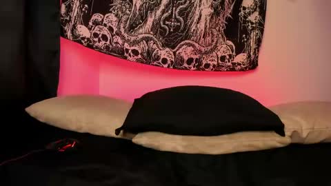 agnes_jones online show from April 24, 2026, 3:42 am