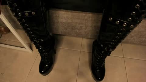 agnes_jones online show from May 17, 2026, 12:52 am