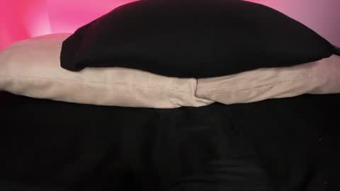 agnes_jones online show from June 14, 2026, 1:47 am