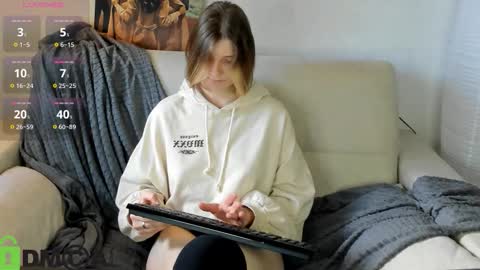 Snapshot of agnes_passero chatting on September 18, 2025, 7:54 am Agnes online show from September 18, 2025, 7:54 am