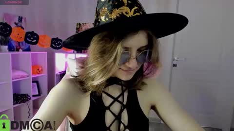 Snapshot of agnes_passero chatting on October 28, 2025, 7:56 am Agnes online show from October 28, 2025, 7:56 am